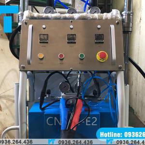 Tiến hành phun Pu foam cách âm, cách nhiệt hiệu quả