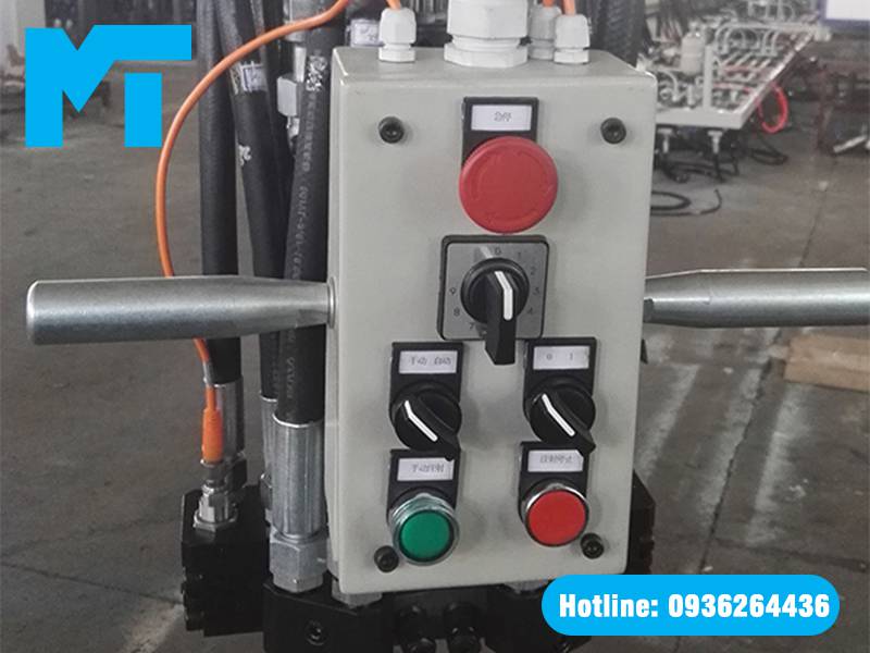 mo-ta-san-pham-may-duc-xop Mô tả sản phẩm máy đúc mút xốp chống PU chống thấm