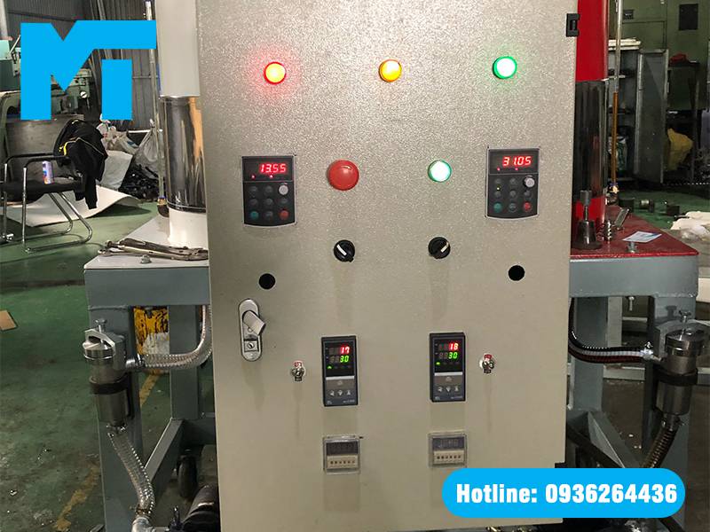 mot-so-may-phun-tron-pu Giới thiệu một số máy phun trộn PU phổ biến