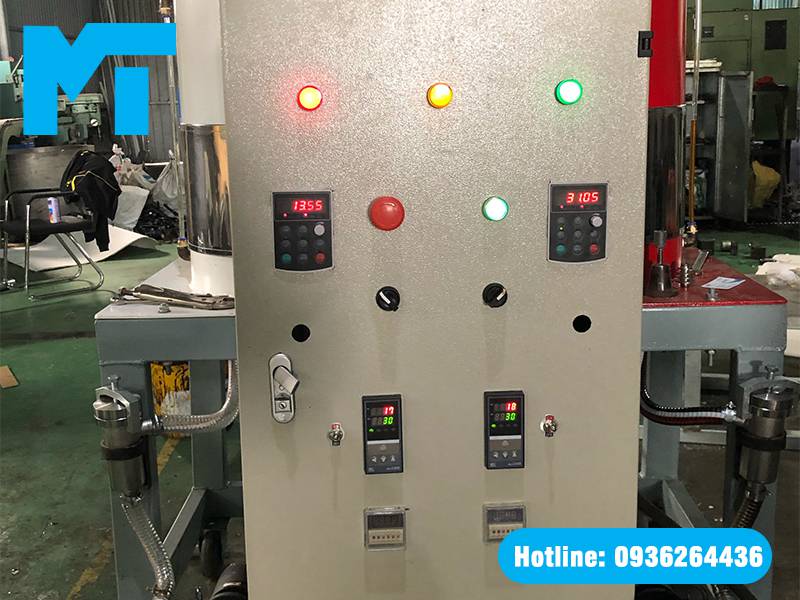 ung-dung-cua-may-foam-thap-ap Ứng dụng của máy phun PU foam thấp áp 2020