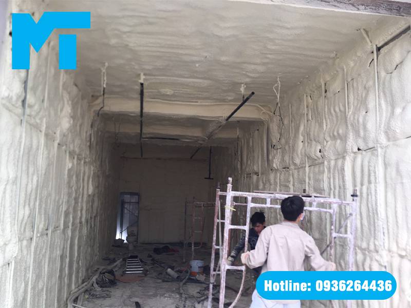 ung-dung-khi-thi-cong-phun-foam Ứng dụng của việc thi công phun foam cách âm, cách nhiệt