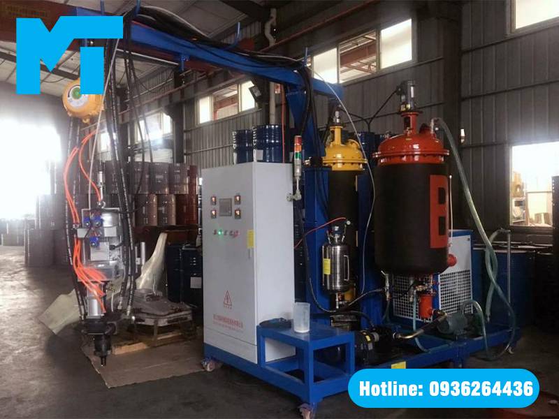 uu-diem-cua-thiet-bi-phun-tron-pu Ưu điểm của thiết bị phun trộn PU sản xuất lót giày