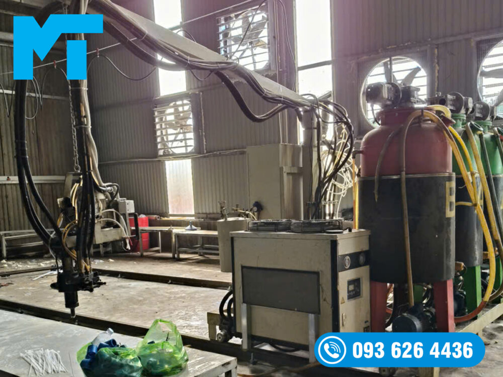 máy đổ foam mút